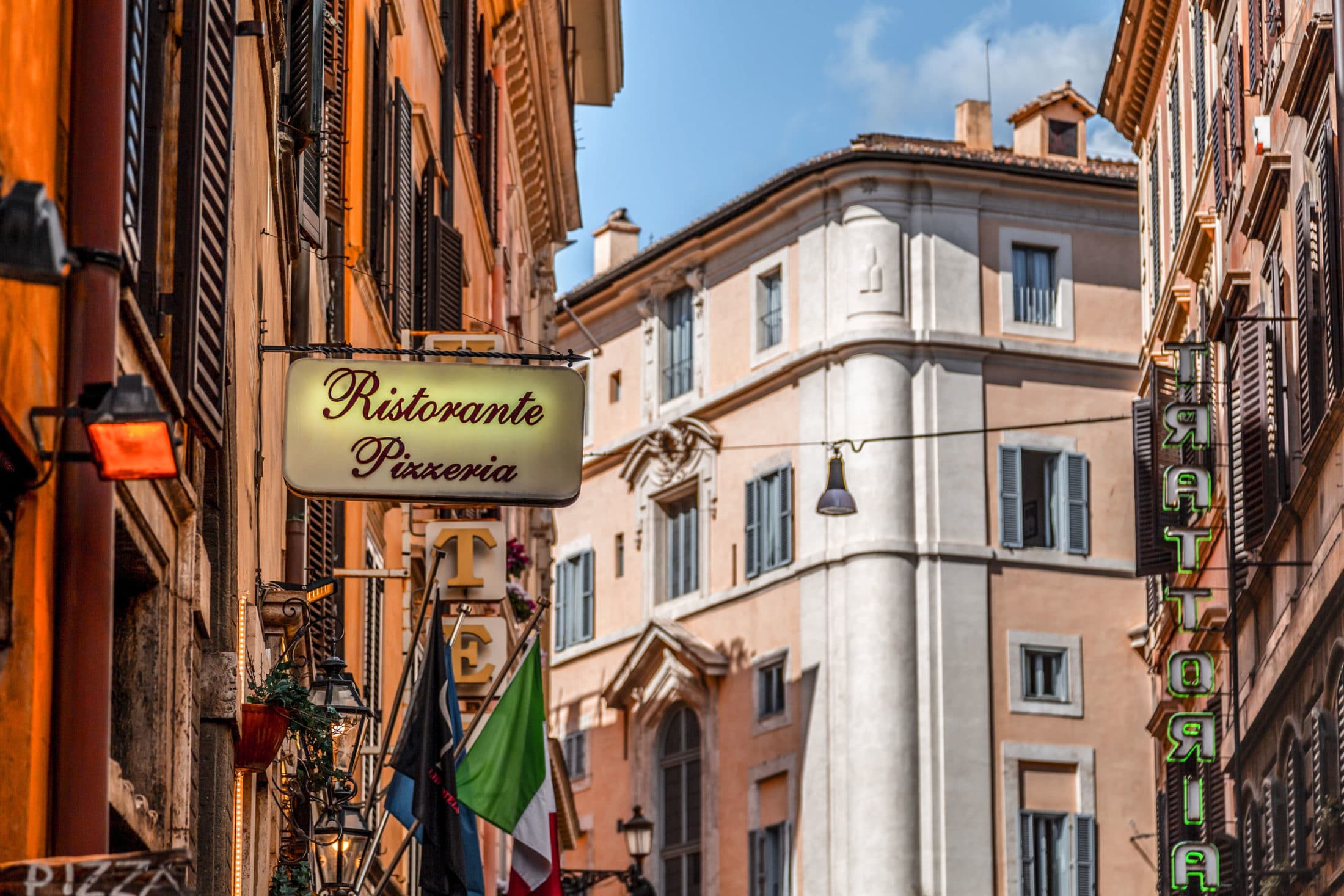 Olaszországban újraindul a vendéglátás — hétfőn nyitnak az éttermek, bárok, kávézók is - Dining Guide